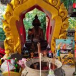 แห่ขอโชค “กุมารโข่ง” วัดเขาไม้แดง คึกคักก่อนหวยออก