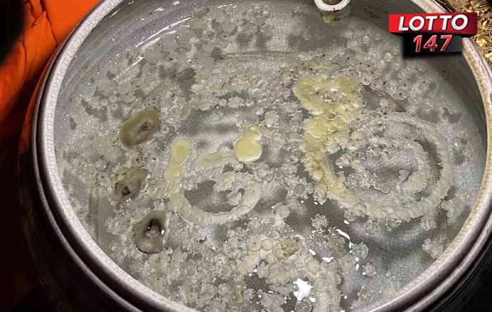 แห่ส่องเลขขันน้ำมนต์ ท้าวเวสสุวรรณพญาเศรษฐี